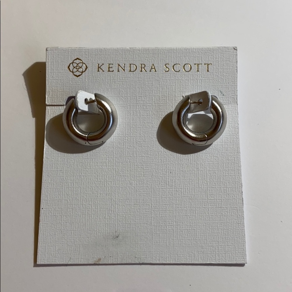 Kendra Scott Mikki Huggie Earrings